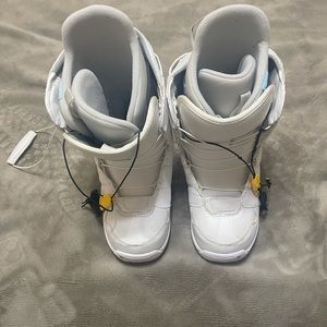 Burton mint women’s 10W